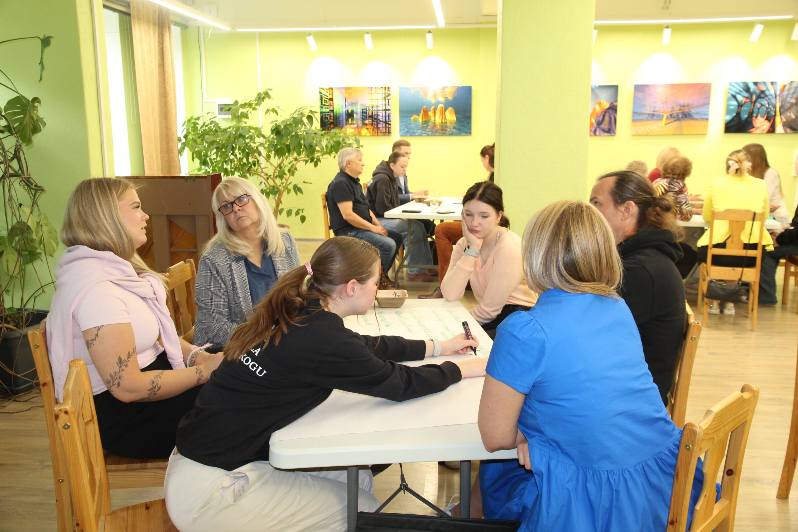 2025.05.22 Noortevolikogu ja vallavolikogu MAAILMAKOHVIK (2)